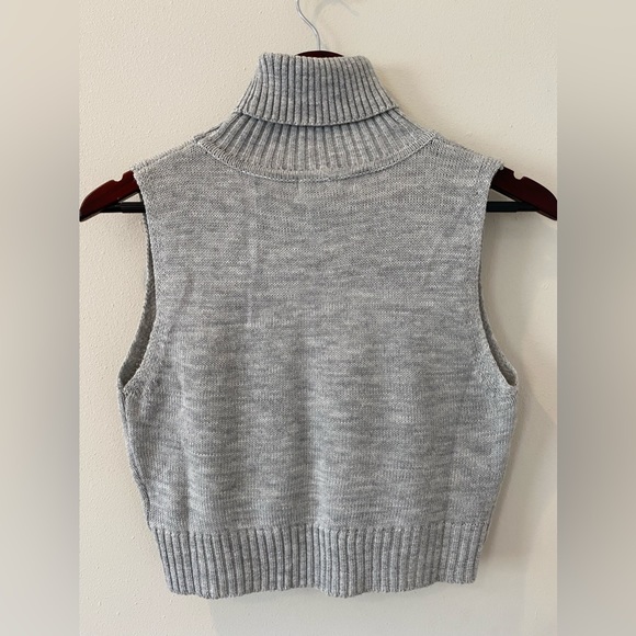 New Aster Knit Top Medium Turtleneck Gray Cropped Ribbing Sleeveless Marled - Picture 3 of 5